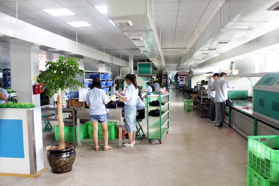 Shenzhen Haixincheng Technology Co.,Ltd manufacturer production line