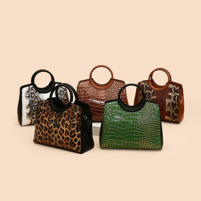 Large Capacity Women Shoulder Handbag Leopard Printed Fashionable Shoulder Bag